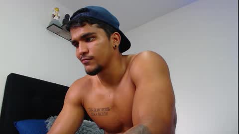 camilo_contre21 online show from November 2025 07:36:02 PM