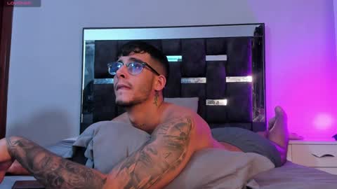   INDEPENDENT MODEL online show from March 2025 09:59:02 PM