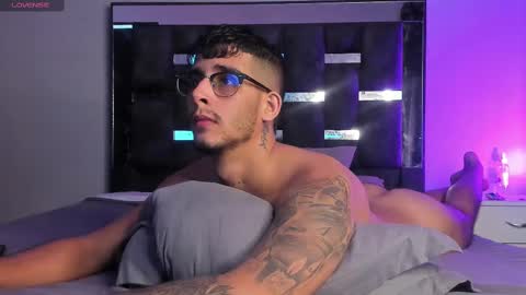   INDEPENDENT MODEL online show from March 2025 01:23:02 PM