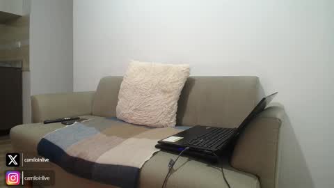 Snapshot of camiloinlive chatting on October 2025 02:35:02 PM camiloinlive online show from October 2025 02:35:02 PM