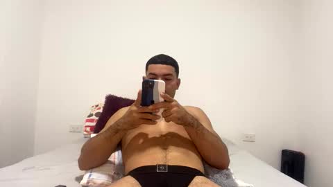 camilor_30 online show from October 2025 10:38:02 AM