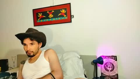 Snapshot of camilosaennz chatting on November 2025 01:26:02 AM camilo online show from November 2025 01:26:02 AM