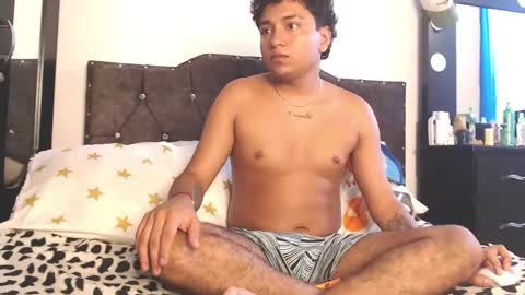 Snapshot of camilowhites chatting on June 2026 08:34:02 PM CamilowhiteS online show from June 2026 08:34:02 PM