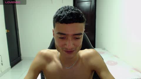 Snapshot of camiloyw2 chatting on April 2026 12:22:01 AM CAMILO online show from April 2026 12:22:01 AM