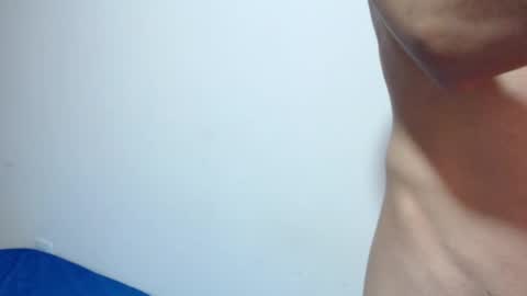 Snapshot of camiloyw2 chatting on April 2026 04:47:02 PM CAMILO online show from April 2026 04:47:02 PM