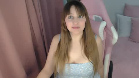 Snapshot of caminicole chatting on April 2026 06:22:01 AM Nicole online show from April 2026 06:22:01 AM