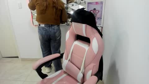 camixxx_m online show from February 2026 01:32:02 PM