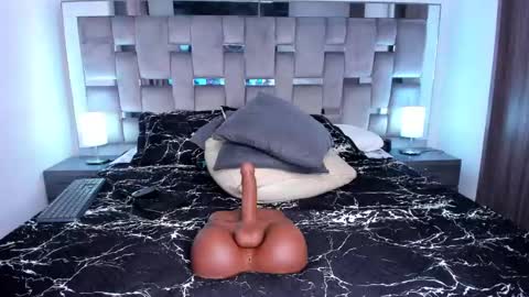 Camila online show from February 2025 07:58:02 PM