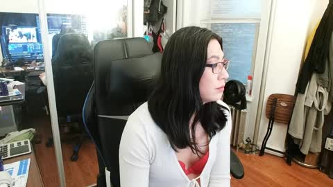 Snapshot of cammy_ho chatting on April 2026 06:57:02 PM cammy_ho online show from April 2026 06:57:02 PM