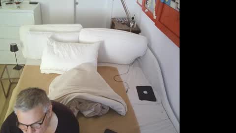 camunication online show from February 2025 01:11:02 PM