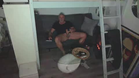 camunication online show from March 2025 09:22:01 PM