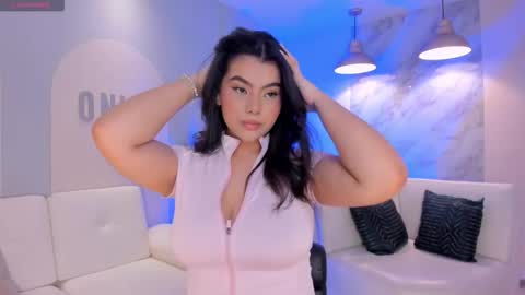 Snapshot of candaserussell chatting on March 2026 03:00:02 AM Candanse R online show from March 2026 03:00:02 AM