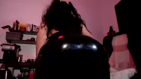 Snapshot of cande666 chatting on April 2026 07:02:01 AM Candelaria online show from April 2026 07:02:01 AM