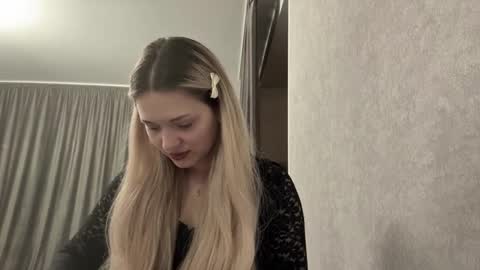 candelariahile online show from March 2026 02:45:01 PM