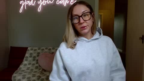 Snapshot of candicamgirl chatting on April 2026 07:55:01 PM MissCandiJones online show from April 2026 07:55:01 PM