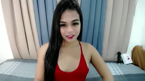 Snapshot of candice_molly chatting on April 2026 08:06:02 AM MISS CANDICE online show from April 2026 08:06:02 AM