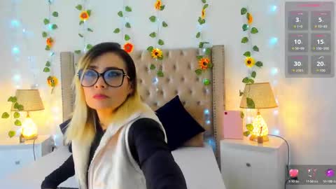 Candie  online show from September 2025 12:43:01 PM