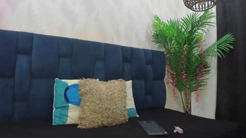 candise online show from December 2025 10:38:02 PM