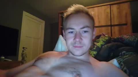 Snapshot of candy_boy_xoxo chatting on October 2025 03:19:01 PM candy_boy_xoxo online show from October 2025 03:19:01 PM