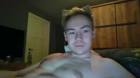 Snapshot of candy_boy_xoxo chatting on March 2026 04:35:02 PM candy_boy_xoxo online show from March 2026 04:35:02 PM