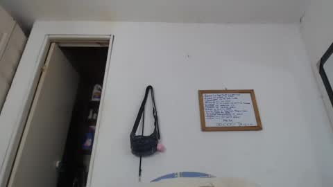 Snapshot of candy_cumyy1 chatting on February 2025 07:31:02 AM candy_cumyy1 online show from February 2025 07:31:02 AM