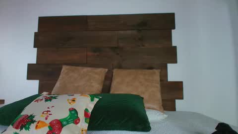 Jolie online show from November 2025 11:27:01 PM