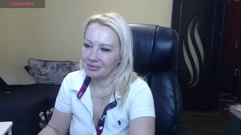 Snapshot of candy_hellenx chatting on April 2026 06:10:02 AM candy_hellenx online show from April 2026 06:10:02 AM