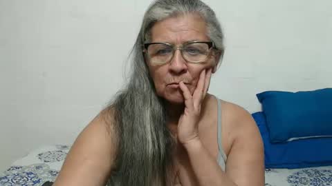 candy online show from November 2025 12:44:01 AM