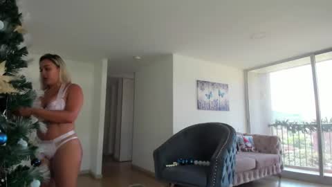 Snapshot of candy_sam28 chatting on January 2025 05:21:01 PM samantha online show from January 2025 05:21:01 PM