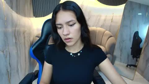 Snapshot of candy_sky_r chatting on April 2026 03:11:01 AM Candy online show from April 2026 03:11:01 AM