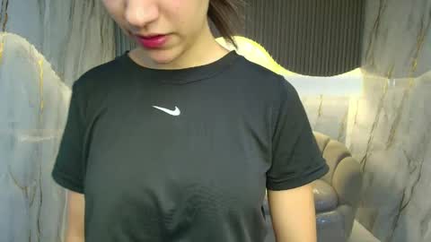 Snapshot of candy_sky_r chatting on May 2026 03:25:02 AM Candy online show from May 2026 03:25:02 AM