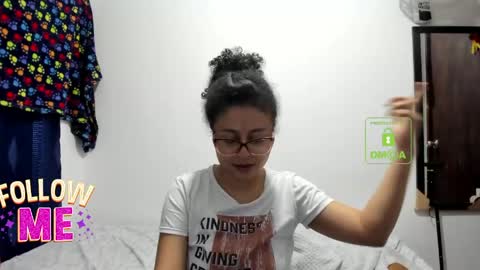 Snapshot of candy_val chatting on June 2026 06:08:01 AM candy_val online show from June 2026 06:08:01 AM