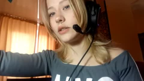 Snapshot of candyceisgrigg chatting on April 2026 12:09:02 PM Mia online show from April 2026 12:09:02 PM