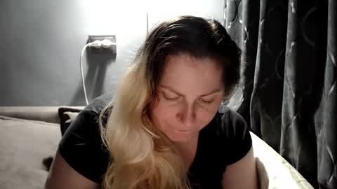 Laura online show from March 2026 08:37:02 PM