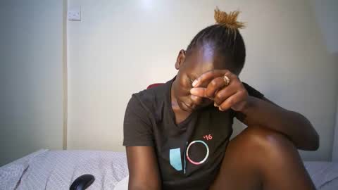 candycurly_ online show from October 2025 02:34:01 PM