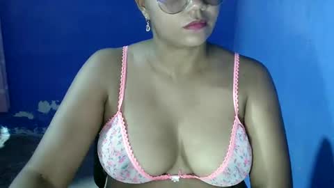 Snapshot of candyflowerlub chatting on January 2025 03:11:01 AM candyflowerlub online show from January 2025 03:11:01 AM