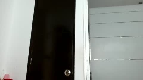 Snapshot of candygirlsweett chatting on February 2025 04:51:01 PM CandySweetGril online show from February 2025 04:51:01 PM