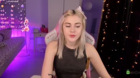 Snapshot of candyhannah chatting on December 2024 03:45:02 PM You can call me HH online show from December 2024 03:45:02 PM