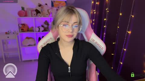 Snapshot of candyhannah chatting on February 2025 04:00:02 PM You can call me HH online show from February 2025 04:00:02 PM