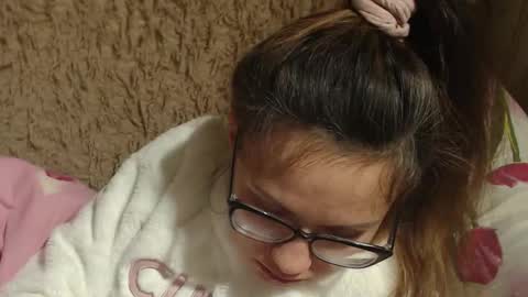 say meow and send tips  online show from December 2024 12:23:01 AM