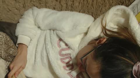 say meow and send tips  online show from January 2025 02:50:01 PM