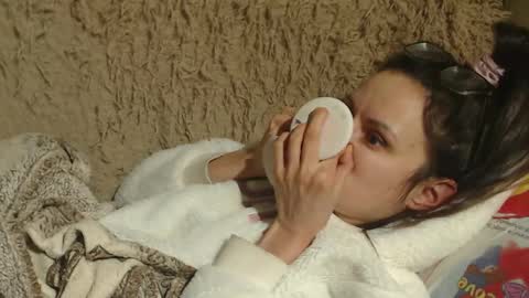 say meow and send tips  online show from February 2025 09:19:01 PM