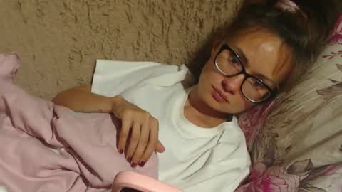 say meow and send tips  online show from September 2025 03:33:01 PM