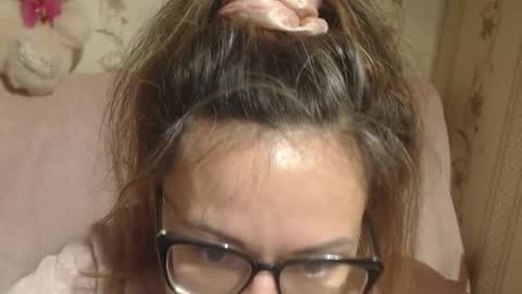 say meow and send tips  online show from November 2025 06:28:02 PM