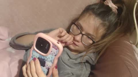 say meow and send tips  online show from December 2025 03:30:02 PM