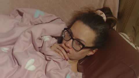 say meow and send tip  online show from December 2025 03:23:01 AM