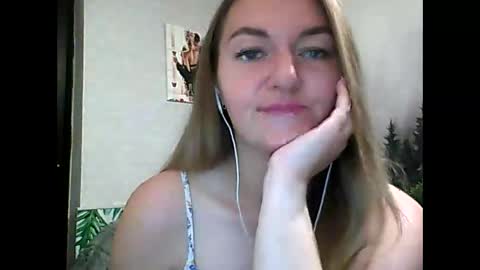 Snapshot of candyolime chatting on September 2025 08:42:01 PM Daisy online show from September 2025 08:42:01 PM