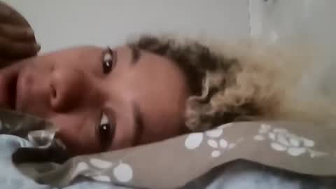 candyredxo2024 online show from September 2025 01:24:01 PM