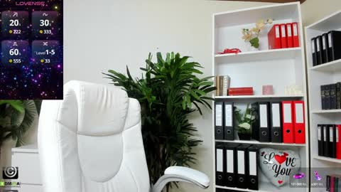 Snapshot of candywesst chatting on January 2025 04:43:01 AM Candy My pleasure its in your hands online show from January 2025 04:43:01 AM