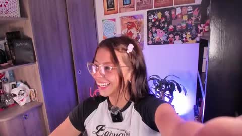 Snapshot of candyxpeach chatting on February 2025 07:10:02 PM Camilla online show from February 2025 07:10:02 PM